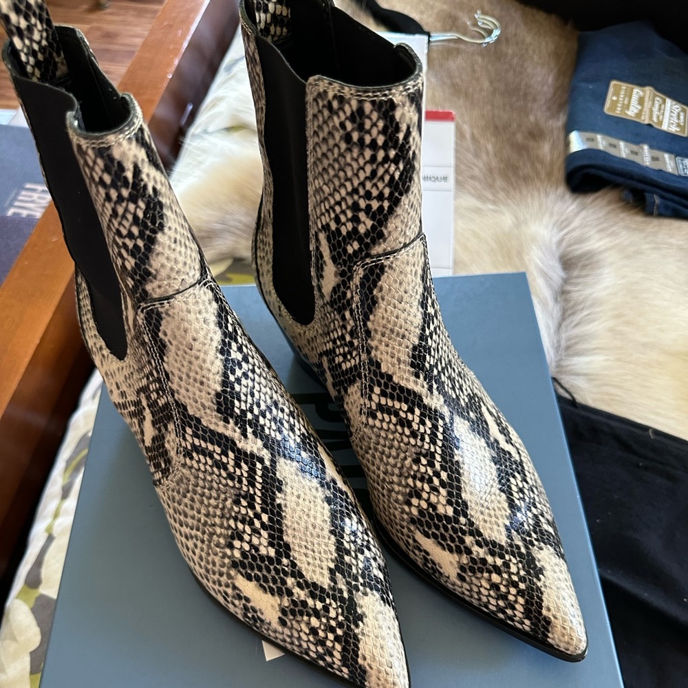 Paige Bootie | Like New Leather Embossed Snakeskin Booties - Size 9.5